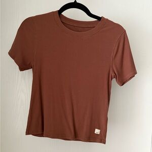 Vuori Pose Fitted Tee